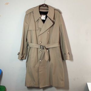 Clipper Mist Londontown Corp.  Men's Size 44 Reg Trench Coat Removable Lining